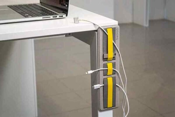 Organizador adhesivo para accesorios soporte para cables FK23D-105 - Imagen 4